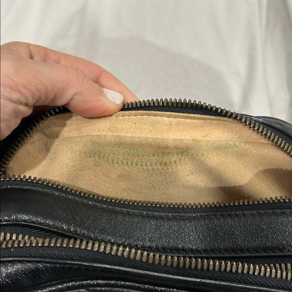 Authentic Gucci Black Marmont Double Zip Vertical Camera Bag - Picture 6 of 10